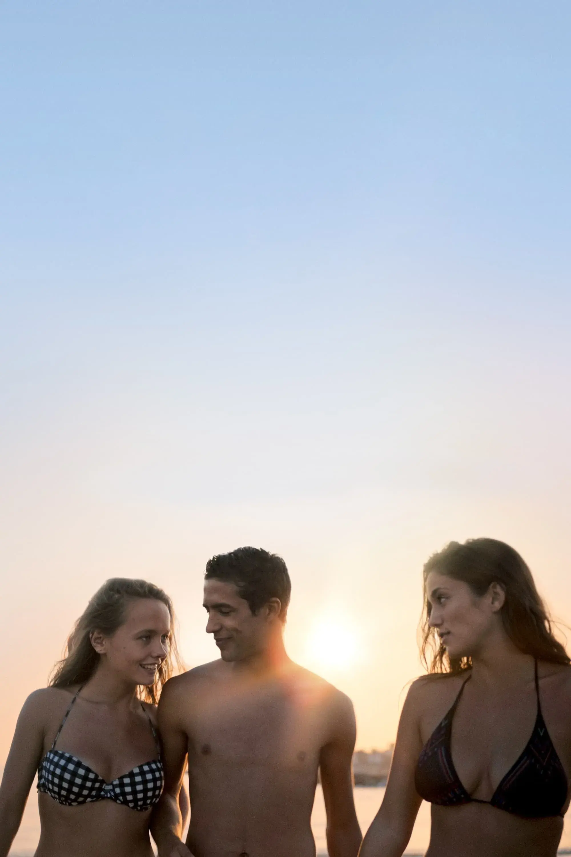 images of the movie Mektoub, My Love: Canto Uno